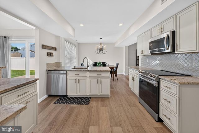 7 TENBY LN, Marlton, NJ 08053