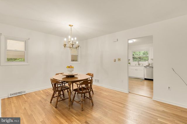 8513 CARROLLTON PKWY, Hyattsville, MD 20784