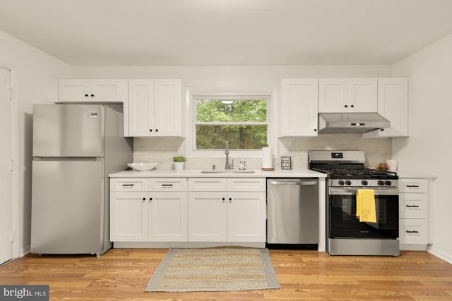 8513 CARROLLTON PKWY, Hyattsville, MD 20784