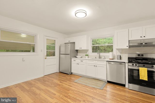 8513 CARROLLTON PKWY, Hyattsville, MD 20784