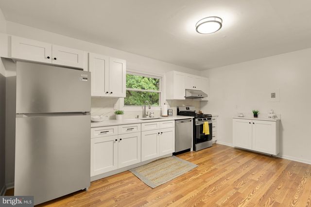 8513 CARROLLTON PKWY, Hyattsville, MD 20784