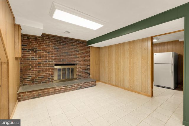 8513 CARROLLTON PKWY, Hyattsville, MD 20784