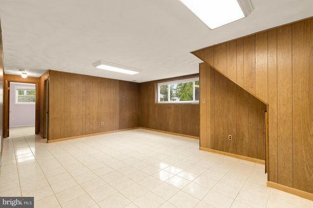 8513 CARROLLTON PKWY, Hyattsville, MD 20784