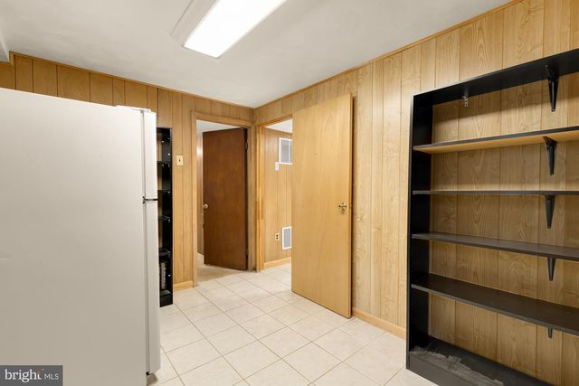 8513 CARROLLTON PKWY, Hyattsville, MD 20784