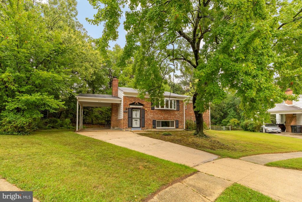8513 CARROLLTON PKWY, Hyattsville, MD 20784