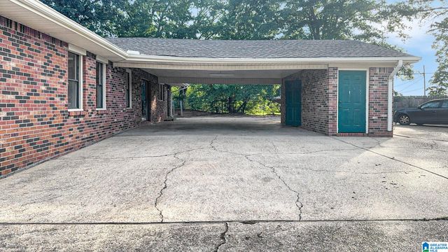 3950 SKYLAND BOULEVARD E, Tuscaloosa, AL 35405