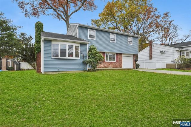 36 Arcadia Road, Pompton Lakes, NJ 07442