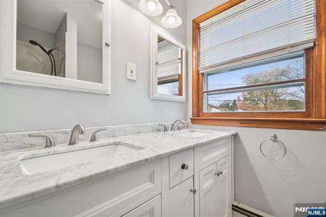 36 Arcadia Road, Pompton Lakes, NJ 07442