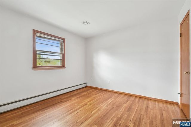 36 Arcadia Road, Pompton Lakes, NJ 07442