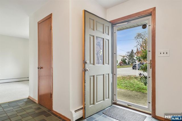 36 Arcadia Road, Pompton Lakes, NJ 07442