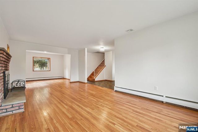 36 Arcadia Road, Pompton Lakes, NJ 07442