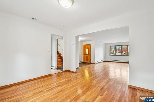 36 Arcadia Road, Pompton Lakes, NJ 07442