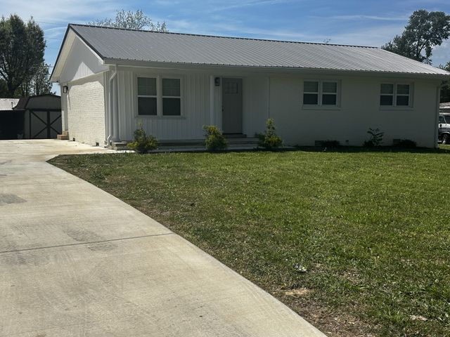 307 Randall St, Lawrenceburg, TN 38464