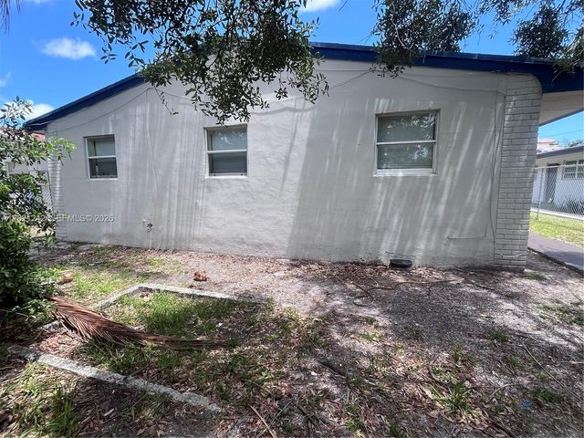 109 NW 14th Way 1-4, Dania Beach, FL 33004