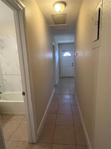 109 NW 14th Way 1-4, Dania Beach, FL 33004