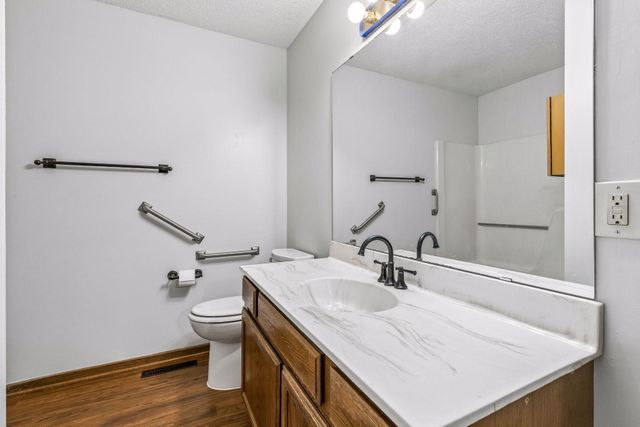 4165 Hilltop Point 102, Eagan, MN 55123