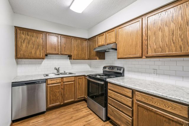 4165 Hilltop Point 102, Eagan, MN 55123