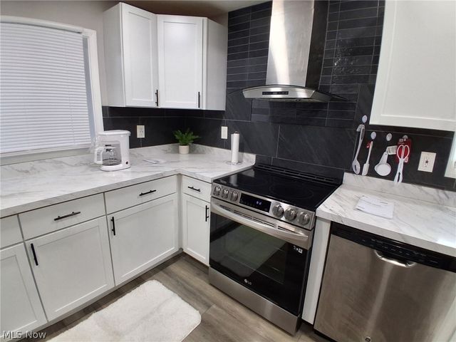 718 Easter Avenue, Akron, OH 44307