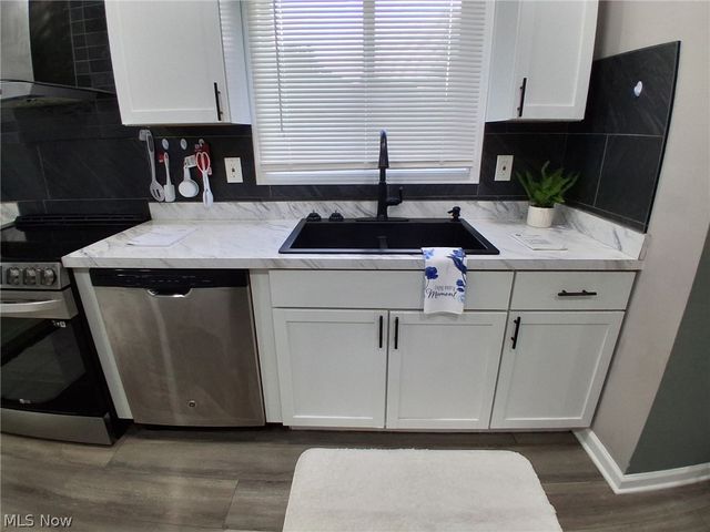 718 Easter Avenue, Akron, OH 44307
