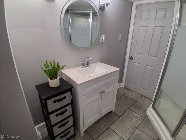 718 Easter Avenue, Akron, OH 44307