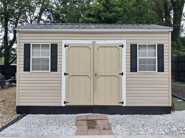 718 Easter Avenue, Akron, OH 44307