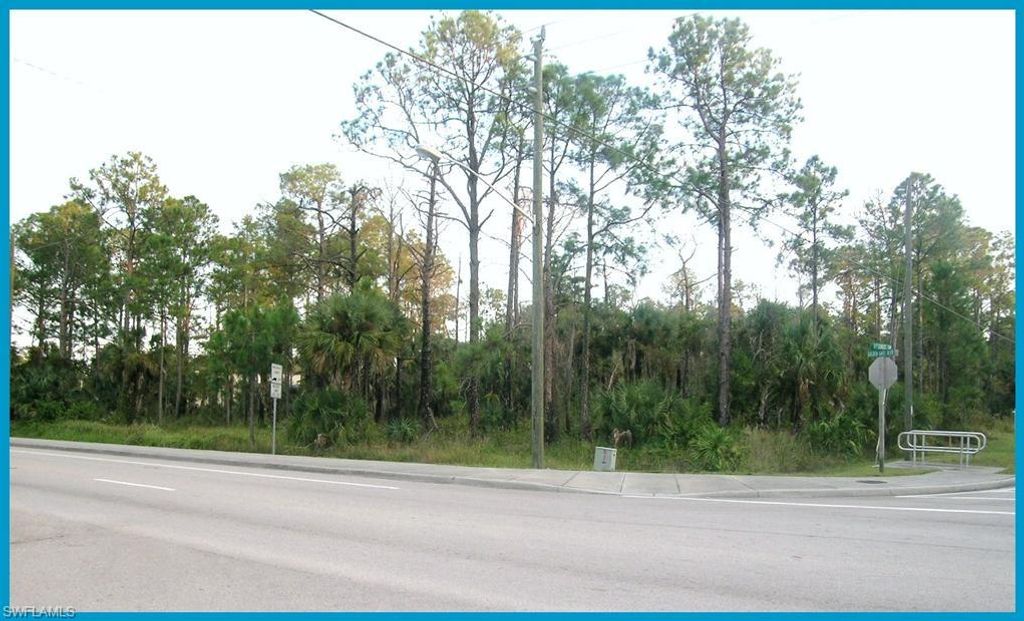 100 Golden Gate BLVD, NAPLES, FL 34120 — exterior