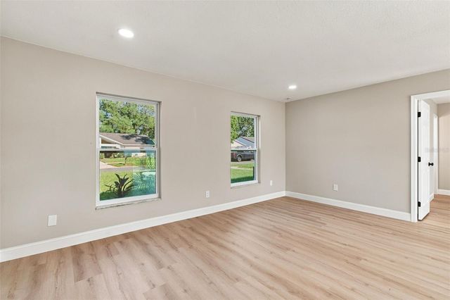 13918 BRIARDALE LANE, Tampa, FL 33618