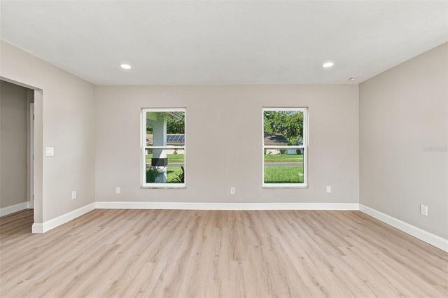 13918 BRIARDALE LANE, Tampa, FL 33618