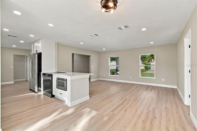 13918 BRIARDALE LANE, Tampa, FL 33618