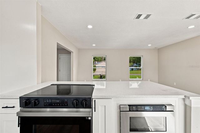 13918 BRIARDALE LANE, Tampa, FL 33618