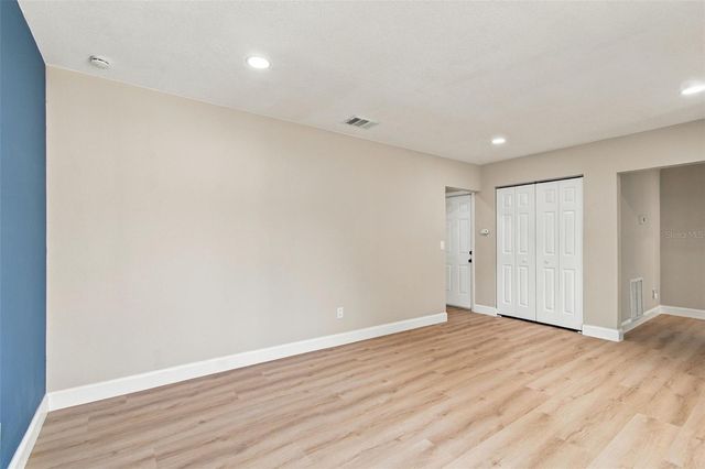 13918 BRIARDALE LANE, Tampa, FL 33618