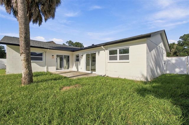 13918 BRIARDALE LANE, Tampa, FL 33618