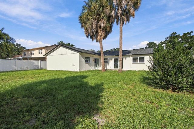 13918 BRIARDALE LANE, Tampa, FL 33618
