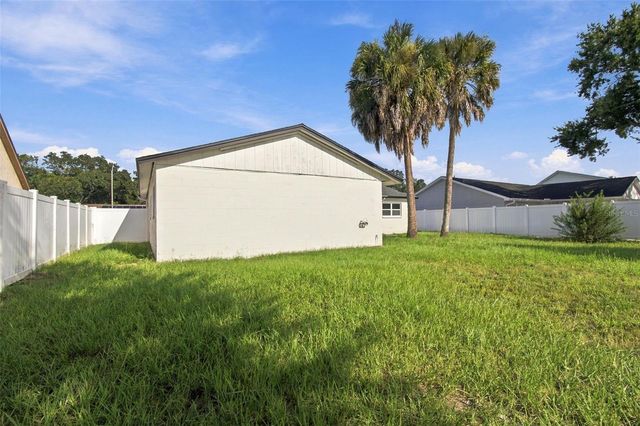 13918 BRIARDALE LANE, Tampa, FL 33618