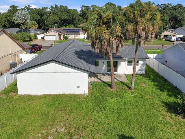 13918 BRIARDALE LANE, Tampa, FL 33618
