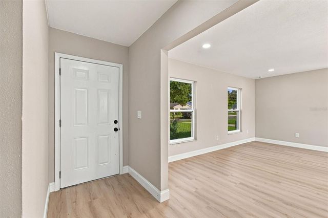 13918 BRIARDALE LANE, Tampa, FL 33618