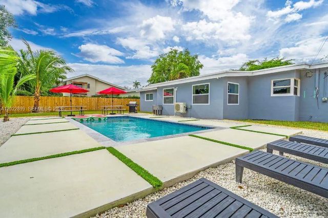 17621 NE 7th Ave, Miami, FL 33162