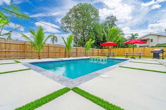 17621 NE 7th Ave, Miami, FL 33162