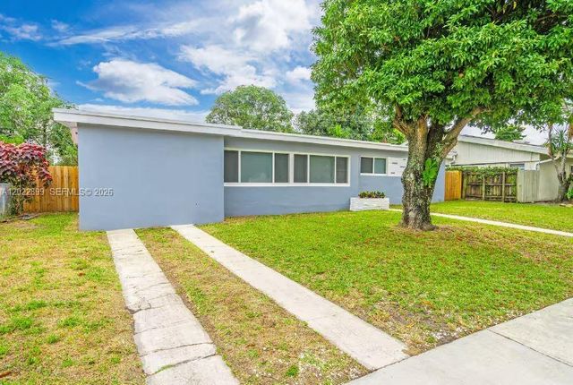 17621 NE 7th Ave, Miami, FL 33162