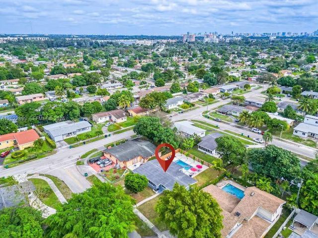 17621 NE 7th Ave, Miami, FL 33162