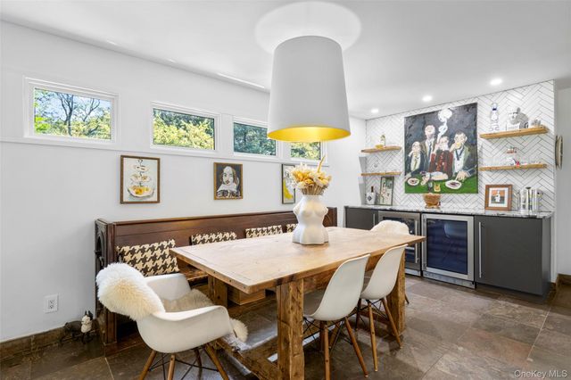 14 Leatherstocking Lane, Mamaroneck, NY 10543