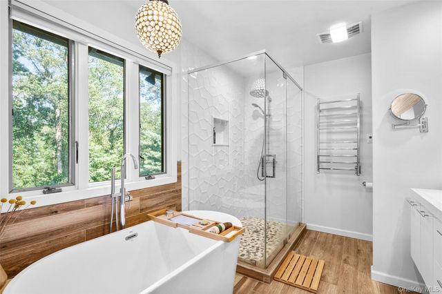 14 Leatherstocking Lane, Mamaroneck, NY 10543