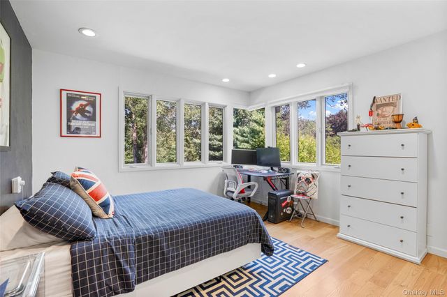 14 Leatherstocking Lane, Mamaroneck, NY 10543