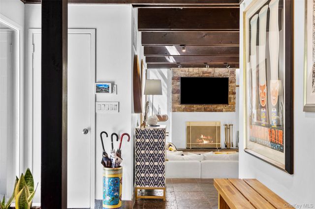 14 Leatherstocking Lane, Mamaroneck, NY 10543