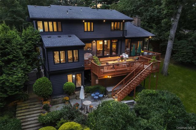 14 Leatherstocking Lane, Mamaroneck, NY 10543