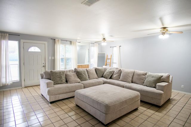 7007 Stonleigh PL, Austin, TX 78744