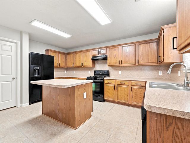 32302 Golden Oak Park Lane, Conroe, TX 77385
