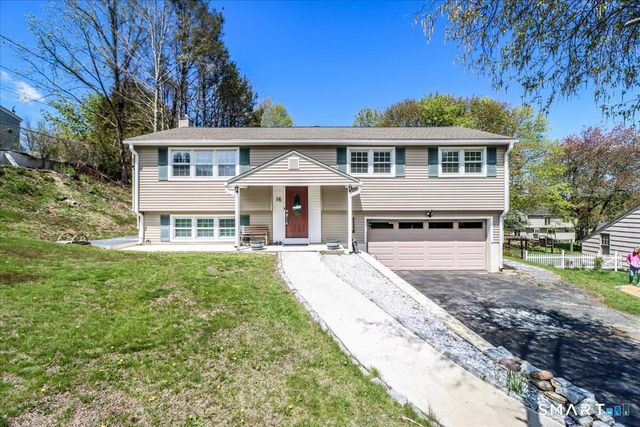 16 Chestnut Drive, Derby, CT 06418