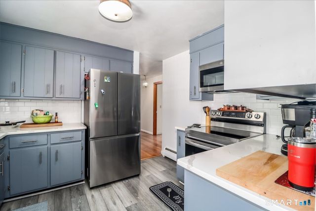 16 Chestnut Drive, Derby, CT 06418