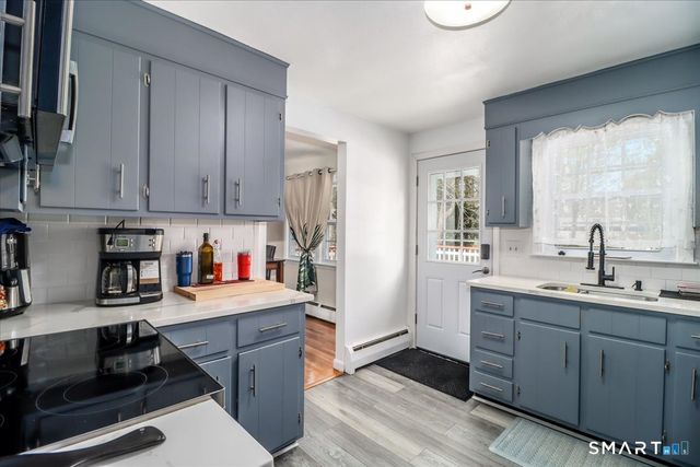 16 Chestnut Drive, Derby, CT 06418